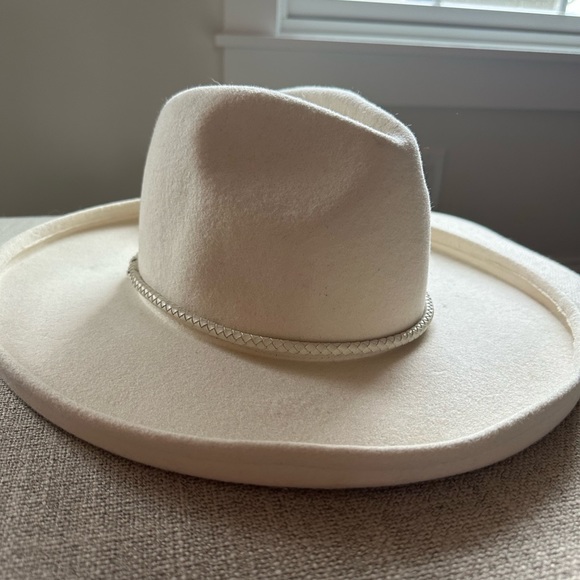 Gigi pip Cara hat-SOLD OUT - Picture 3 of 9